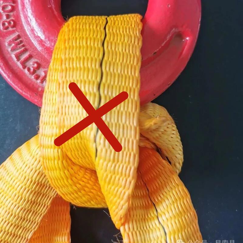 “吊裝帶不允許采用無掛入栓結環